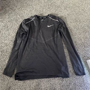 Men’s Nike running long sleeve shirt